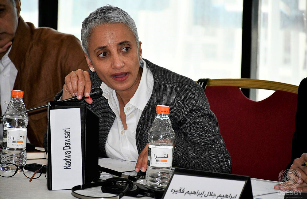 19 مايو 2022 – ندوى الدوسري، خلال مشاورات المبعوث الخاص مع شخصيات عامة يمنية في عمان، الأردن. الصورة: OSESGY / آلاء ملحس