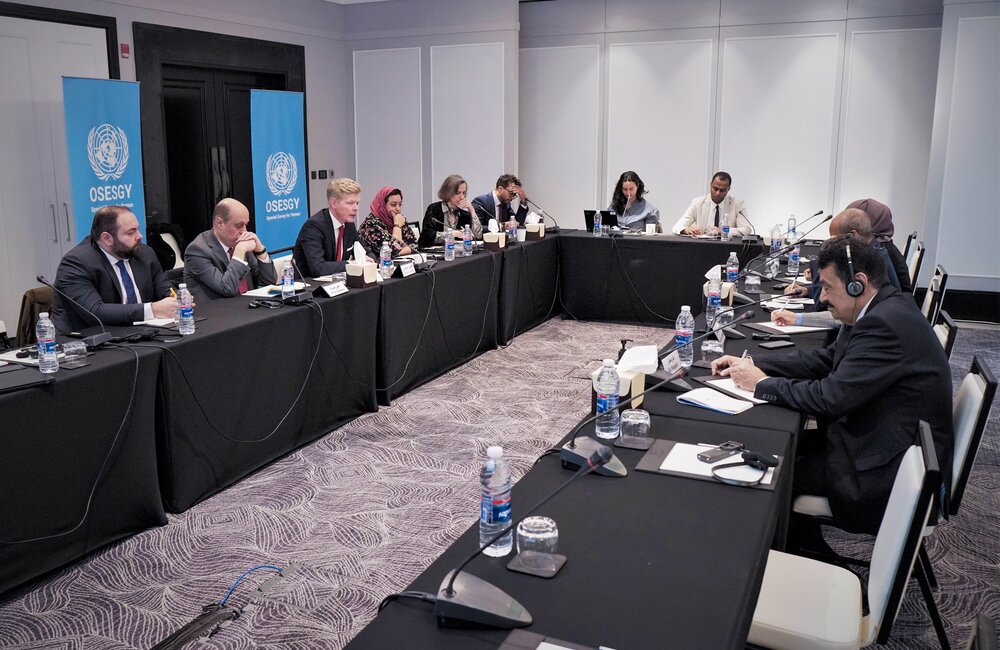 9 March 2022 – UN Special Envoy Hans Grundberg and his team at the meeting with representatives of the Yemeni Socialist Party as part of the Framework bilateral consultations in Amman, Jordan Photo: OSESGY