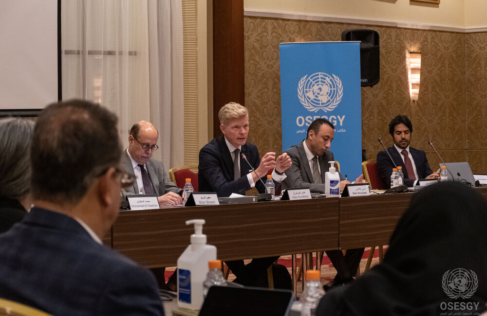23 May 2022 – The Special Envoy, and his team, consultations with Yemeni economic experts and international stakeholders in Amman, Jordan. Photo: OSESGY/ Abdel Rahman Alzorgan