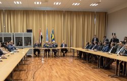 For the first time in more than two years, delegations of the Government of Yemen and Asnar Allah were present at the same table, for the opening of the political consultations, in Rimbo on December 6th. (Photo Credit: Ninni Andersson/Government Offices of Sweden)